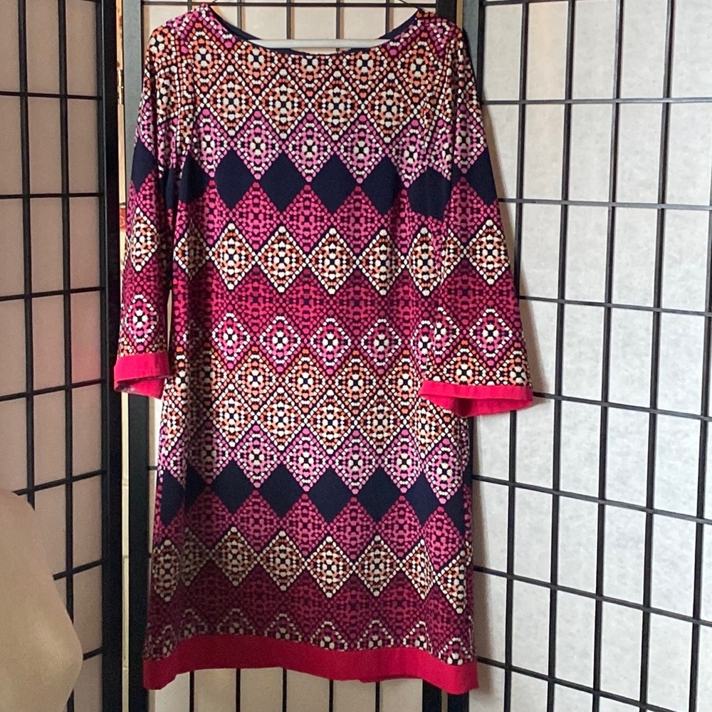 Dress gently worn lovely dress three-quarter length sleeve zip back.